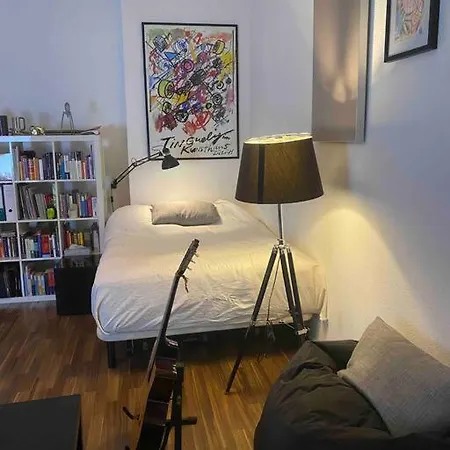 Central And Cozy 33q * Kolonia