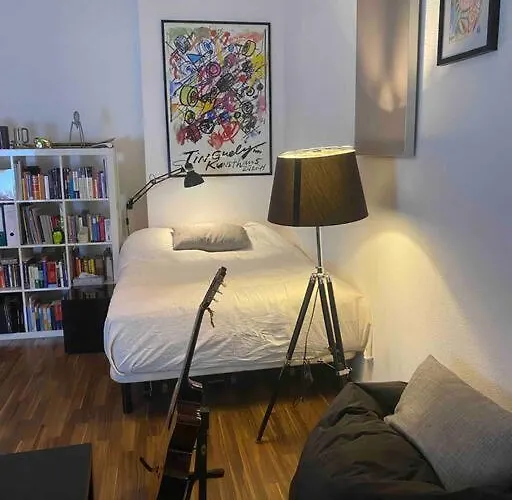 Central And Cozy 33q * קלן